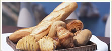 焼き立てパン FRESH BAKED BREAD