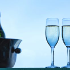 12月24日、25日限定販売のスパークリングワインが登場。貴方の大切なクリスマスを彩ります。